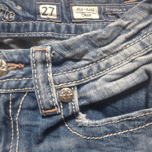 Miss Me Mid Rise Crop 27 - Picture 5 of 5